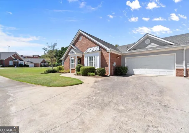 Photo 3 of Condo for sale at 205 Somerton Pl, Cumming, GA 30040 | MLS# 10844574 | Listing updated on 2026-09-11