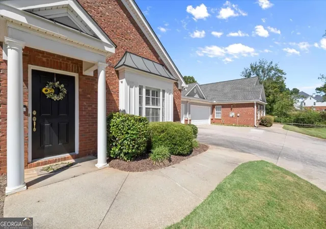 Photo 4 of Condo for sale at 205 Somerton Pl, Cumming, GA 30040 | MLS# 10844574 | Listing updated on 2026-09-11