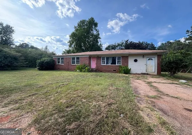 Photo 2 of Single family home for sale at 3658 W Point Rd, Lagrange, GA 30240 | MLS# 10845672 | Listing updated on 2026-09-28