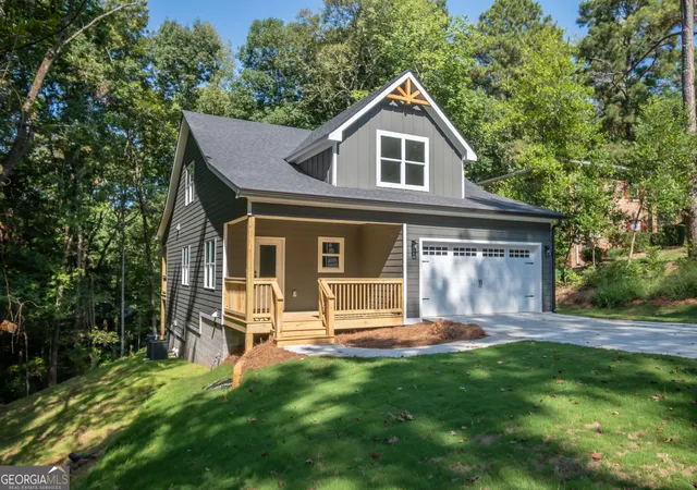 Photo 3 of Single family home for sale at 380 University Cir, Athens, GA 30605 | MLS# 10806431 | Listing updated on 2026-10-08