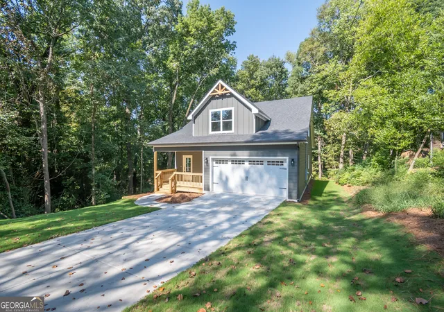 Photo 4 of Single family home for sale at 380 University Cir, Athens, GA 30605 | MLS# 10806431 | Listing updated on 2026-10-08
