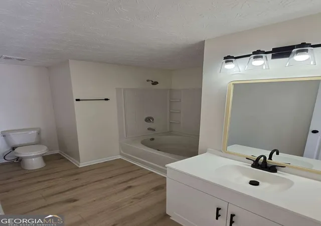Listing Photo 5 - Condo for sale in building located at 2868 Vining Ridge Ter, Decatur, GA 30034