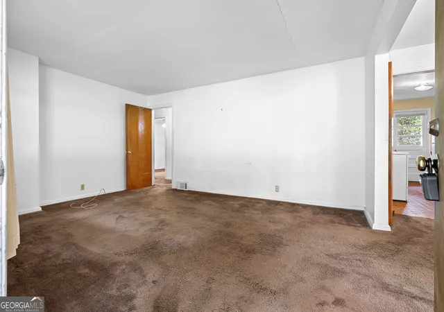 Photo 3 of Single family home for sale at 2592 Woodridge Dr, Decatur, GA 30033 | MLS# 10842566 | Listing updated on 2026-10-02