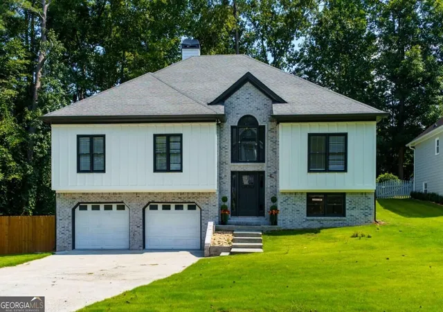 Photo 2 of Single family home for sale at 209 Tennis Ct Ln Nw, Kennesaw, GA 30144 | MLS# 10849372 | Listing updated on 2026-09-20