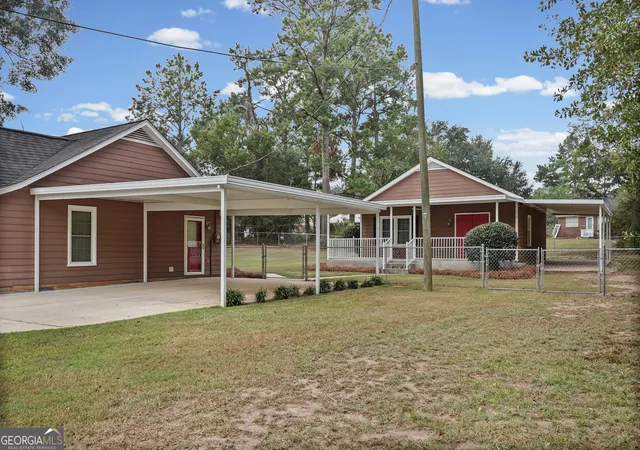 Photo 3 of Single family home for sale at 128 Upatoi Rd, Albany, GA 31707 | MLS# 10853513 | Listing updated on 2026-10-09