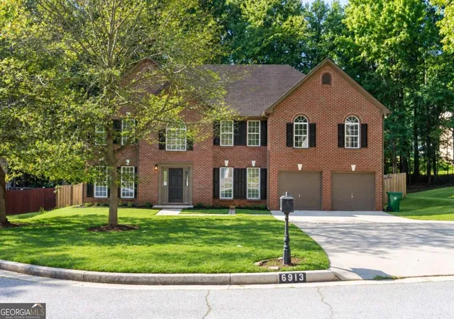 Photo 2 of Single family home for sale at 6913 Wynmeadow Dr, Stone Mountain, GA 30087 | MLS# 10850789 | Listing updated on 2026-10-06