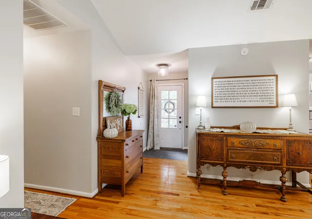 Photo 3 of Single family home for sale at 570 Snapfinger Dr, Athens, GA 30605 | MLS# 10851691 | Listing updated on 2026-09-23