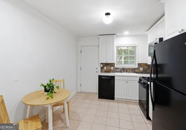 Photo 4 of Condo for sale at 869 Briarcliff Rd NE #B18, Atlanta, GA 30306 | MLS# 10840345 | Listing updated on 2026-09-04