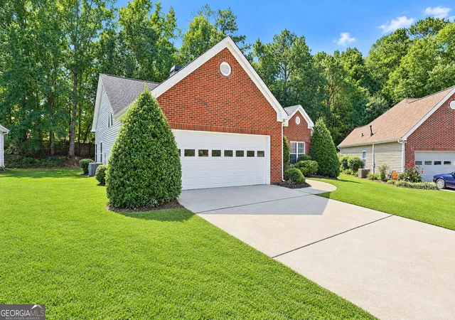 Photo 2 of Single family home for sale at 140 Kaylee Ct, Fayetteville, GA 30214 | MLS# 10852065 | Listing updated on 2026-09-24