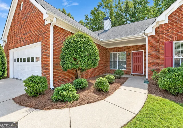 Photo 3 of Single family home for sale at 140 Kaylee Ct, Fayetteville, GA 30214 | MLS# 10852065 | Listing updated on 2026-09-24