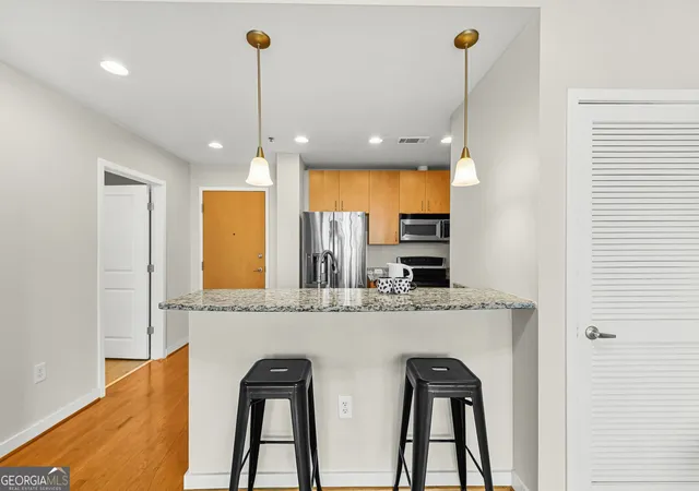 Photo 4 of Condo for sale at 250 Pharr Rd NE #APT 1609, Atlanta, GA 30305 | MLS# 10851458 | Listing updated on 2026-10-07