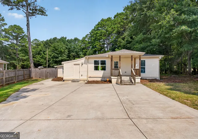 Photo 3 of Single family home for sale at 1605 Highway 138, Monroe, GA 30655 | MLS# 10843115 | Listing updated on 2026-10-08