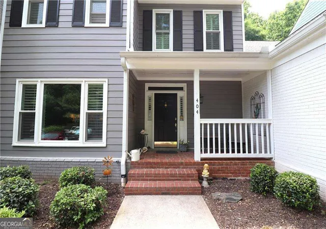 Photo 2 of Sale Pending at 404 Bridle Path, Marietta, GA 30068 | MLS# 10844745 | Listing updated on 2026-09-17