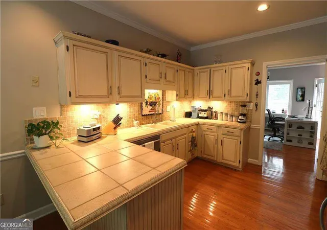 Listing Photo 5 - Condo for sale in building located at 404 Bridle Path, Marietta, GA 30068