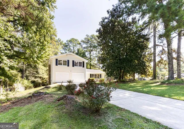 Photo 3 of Single family home for sale at 680 Emerald Forest Cir, Lawrenceville, GA 30044 | MLS# 10846736 | Listing updated on 2026-09-30