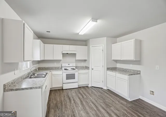 Photo 3 of Single family home for sale at 4036 Liberty Ests Dr, Macon, GA 31216 | MLS# 10841280 | Listing updated on 2026-09-19