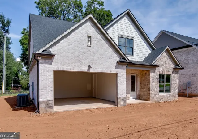 Photo 3 of Single family home for sale at 11 Stonehedge Dr, Buford, GA 30518 | MLS# 10842334 | Listing updated on 2026-09-09