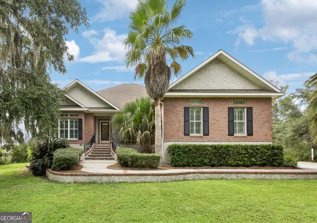 Photo 1 of Single family home for sale at 915 Riverview Dr E, St. Marys, GA 31558 | MLS# 10841033 | Listing updated on 2026-09-19