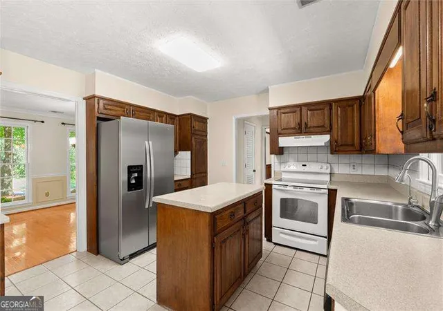 Photo 2 of Single family home for sale at 3650 Stonehenge Way Ne, Marietta, GA 30066 | MLS# 10801811 | Listing updated on 2026-09-12