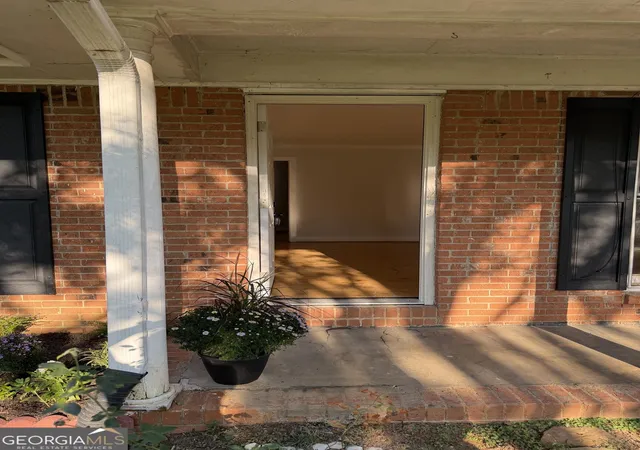 Photo 2 of Single family home for sale at 3941 Lauada Dr, Douglasville, GA 30135 | MLS# 10821210 | Listing updated on 2026-10-07