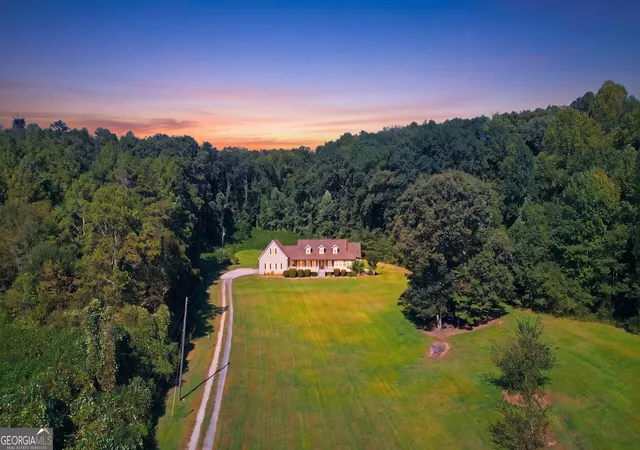 Photo 3 of Single family home for sale at 191 Freeman Crk Rd, Toccoa, GA 30577 | MLS# 10847563 | Listing updated on 2026-09-22