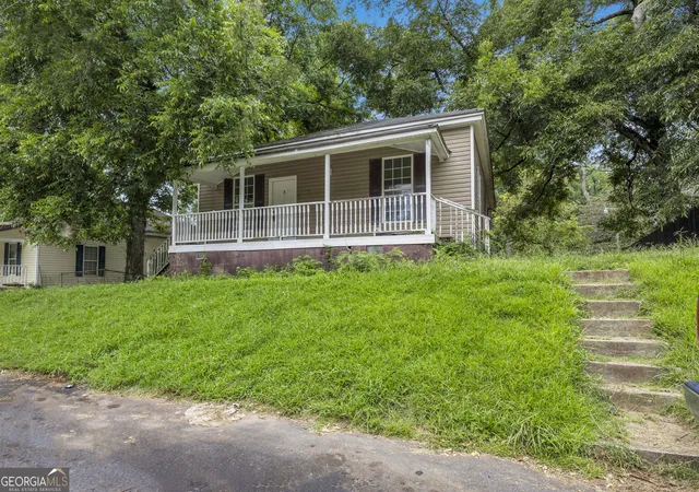 Photo 3 of Single family home for sale at 3 Spruce St, Porterdale, GA 30014 | MLS# 10833886 | Listing updated on 2026-10-05