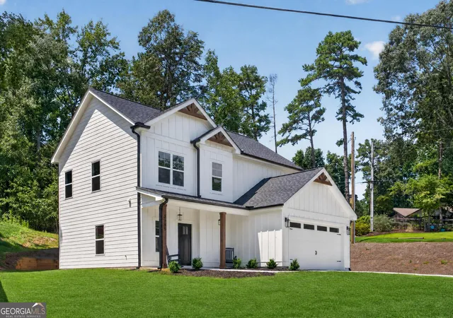 Photo 3 of Sale Pending at 3385 Carlton Rd, Cumming, GA 30041 | MLS# 10740125 | Listing updated on 2026-09-10