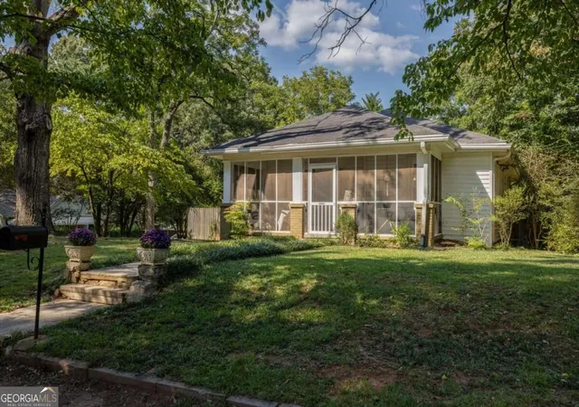 Photo 2 of Single family home for sale at 5280 Moore St, Stone Mountain, GA 30083 | MLS# 10841271 | Listing updated on 2026-09-16