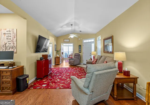 Listing Photo 5 - Condo for sale in building located at 4232 Pondview Wy, Oakwood, GA 30566