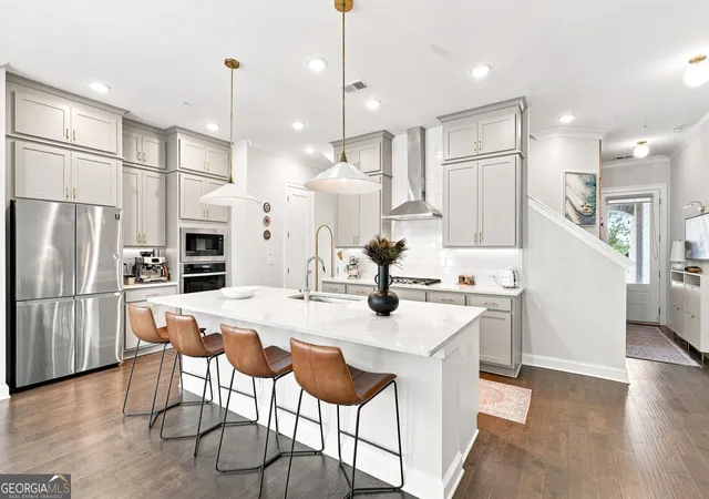 Photo 3 of Townhouse for sale at 260 Walker Ave, Roswell, GA 30076 | MLS# 10839584 | Listing updated on 2026-09-17