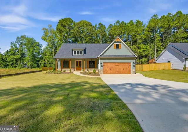 Photo 3 of Sale Pending at 816 Presley Farm Pkwy, Rockmart, GA 30153 | MLS# 10845311 | Listing updated on 2026-09-26