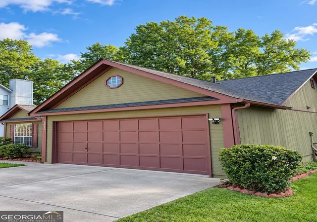 Photo 3 of Single family home for sale at 2431 Northmill Ln, Decatur, GA 30035 | MLS# 10846709 | Listing updated on 2026-09-16