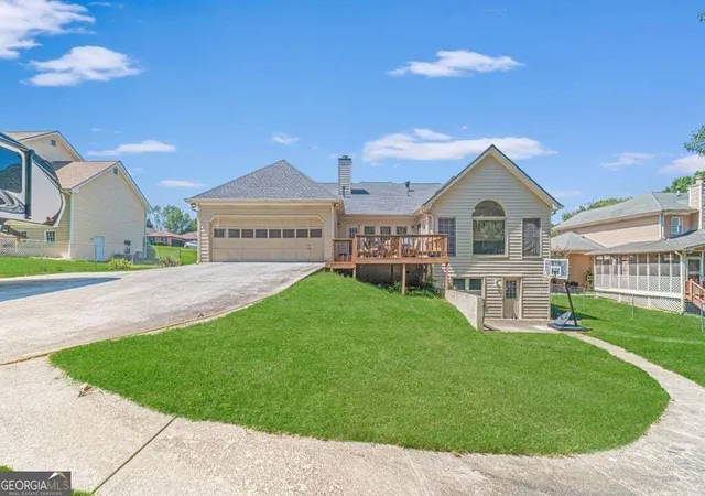 Photo 3 of Sale Pending at 2078 Lakewood Cir Sw, Grayson, GA 30017 | MLS# 10843228 | Listing updated on 2026-09-15