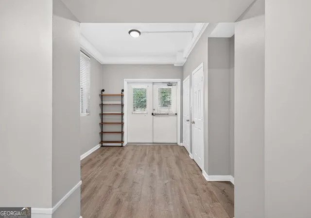 Listing Photo 2 - Condo for sale in building located at 1031 State St Nw, Atlanta, GA 30318 - Unit #209