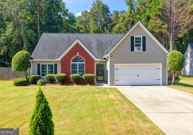 Photo 3 of Single family home for sale at 5496 Amber Cvs Way, Flowery Branch, GA 30542 | MLS# 10847316 | Listing updated on 2026-10-02