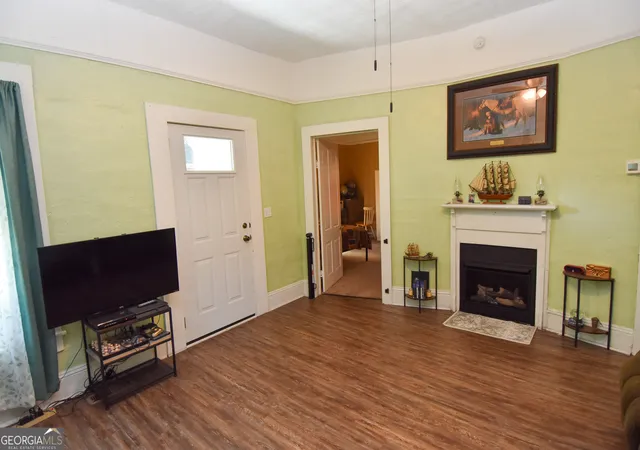 Photo 3 of Sale Pending at 115 Lamar St, Barnesville, GA 30204 | MLS# 10846694 | Listing updated on 2026-09-30