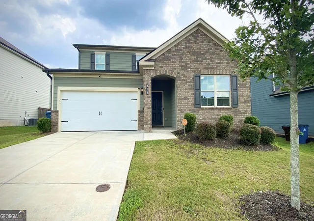 Photo 1 of Single family home for sale at 254 Hamilton Pointe Dr, Mcdonough, GA 30253 | MLS# 10839812 | Listing updated on 2026-09-17