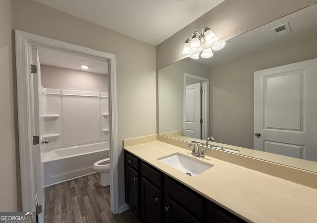 Photo 2 of Single family home for sale at 254 Hamilton Pointe Dr, Mcdonough, GA 30253 | MLS# 10839812 | Listing updated on 2026-09-17