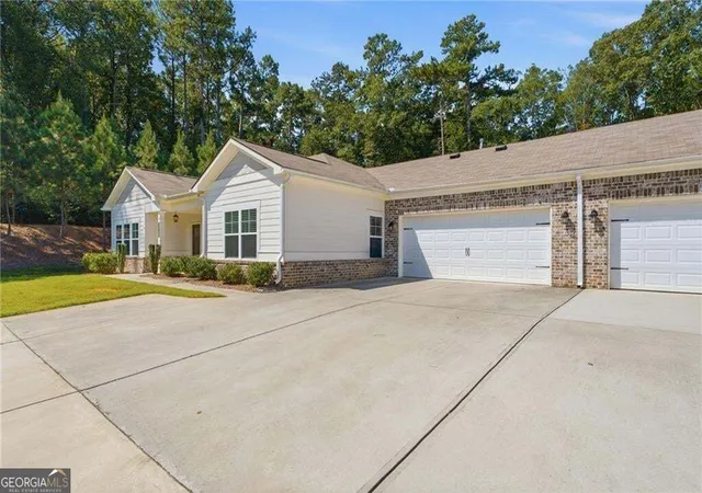 Photo 3 of Condo for sale at 3717 Cheswolde Ave, Powder Springs, GA 30127 | MLS# 10828157 | Listing updated on 2026-09-25