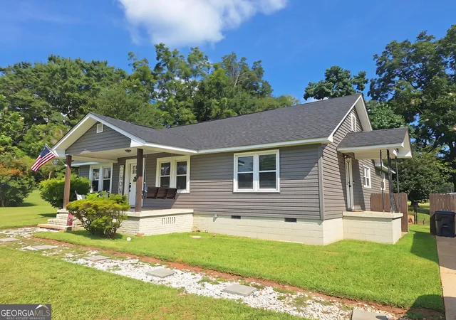 Photo 3 of Single family home for sale at 1905 41st Street, Valley, AL 36854 | MLS# 10853301 | Listing updated on 2026-09-25