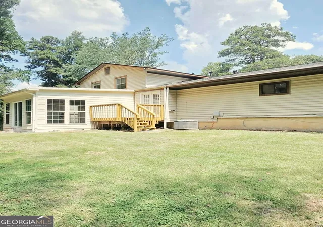 Photo 3 of Single family home for sale at 2514 Rhoanoke Dr, Duluth, GA 30096 | MLS# 10839766 | Listing updated on 2026-09-17