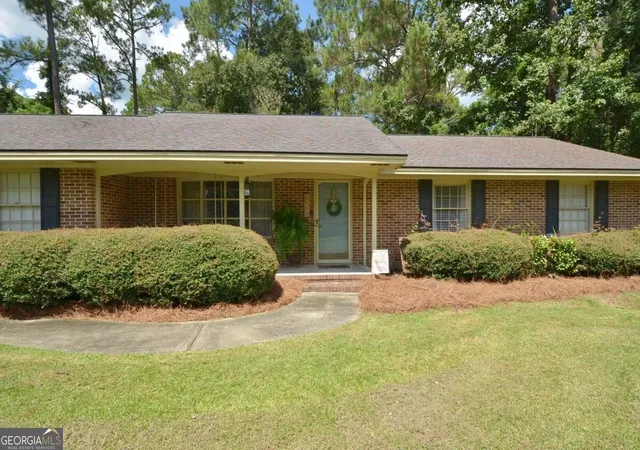 Photo 2 of Single family home for sale at 1222 5th Avenue, Eastman, GA 31023 | MLS# 10841307 | Listing updated on 2026-09-21