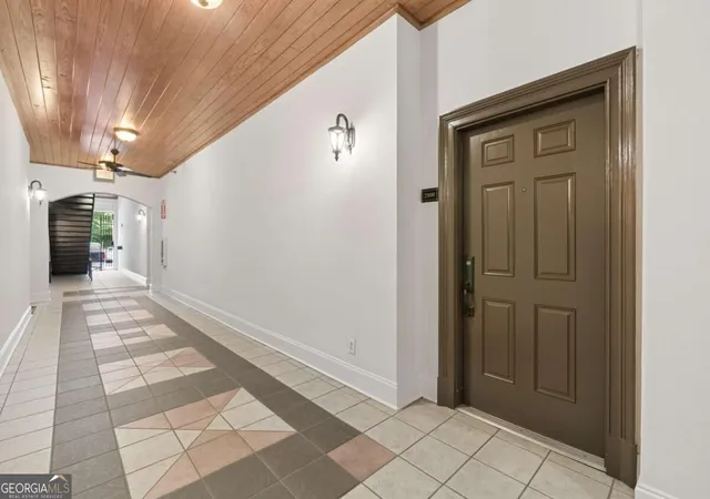 Listing Photo 2 - Condo for sale in building located at 828 Highland Ln Ne, Atlanta, GA 30306 - Unit #2106