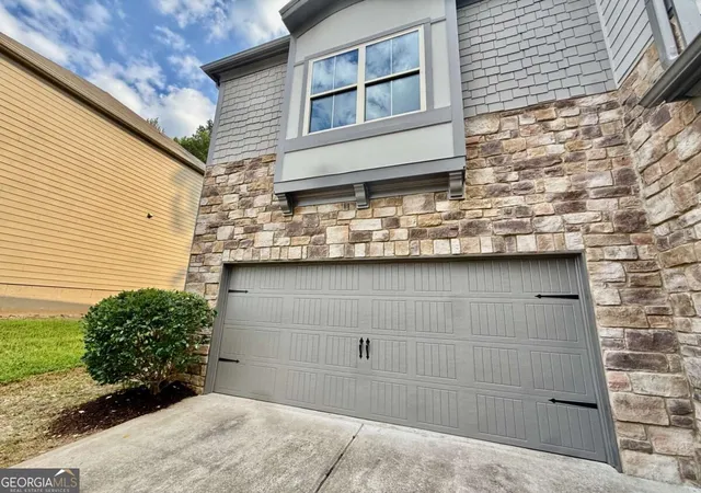 Photo 1 of Single family home for sale at 5190 Amberland Sq, Atlanta, GA 30349 | MLS# 10848297 | Listing updated on 2026-10-25