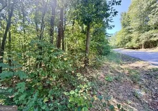 Photo 2 of Sale Pending at 40 Crescent Dr, Toccoa, GA 30577 | MLS# 10838744 | Listing updated on 2026-09-13