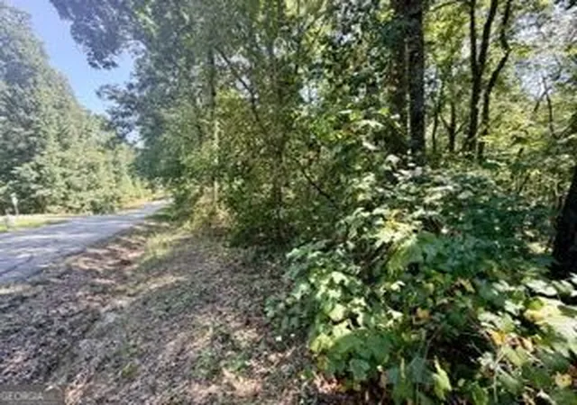 Photo 3 of Sale Pending at 40 Crescent Dr, Toccoa, GA 30577 | MLS# 10838744 | Listing updated on 2026-09-13