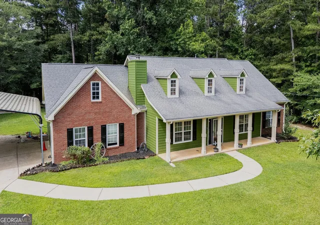 Photo 2 of Single family home for sale at 8590 Kencrest Dr, Winston, GA 30187 | MLS# 10769593 | Listing updated on 2026-09-12