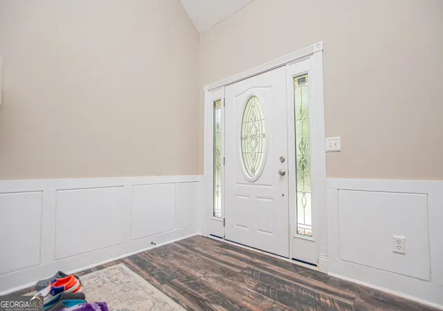 Photo 3 of Single family home for sale at 8590 Kencrest Dr, Winston, GA 30187 | MLS# 10769593 | Listing updated on 2026-09-12