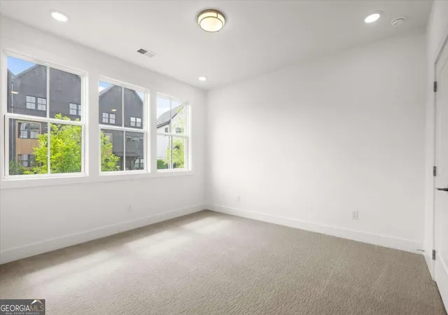 Photo 3 of Townhouse for sale at 433 Mezzo Ln #85, Alpharetta, GA 30009 | MLS# 10848848 | Listing updated on 2026-09-25