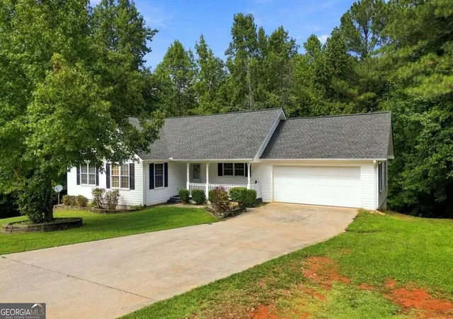 Single family home for sale at 84 Barker Trl Rd, Cleveland, GA 30528 | MLS# 10852349